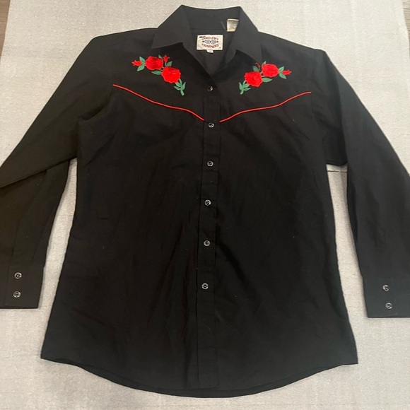 Ely Cattleman Black Shirt with Red Floral Embroidery - Picture 4 of 9